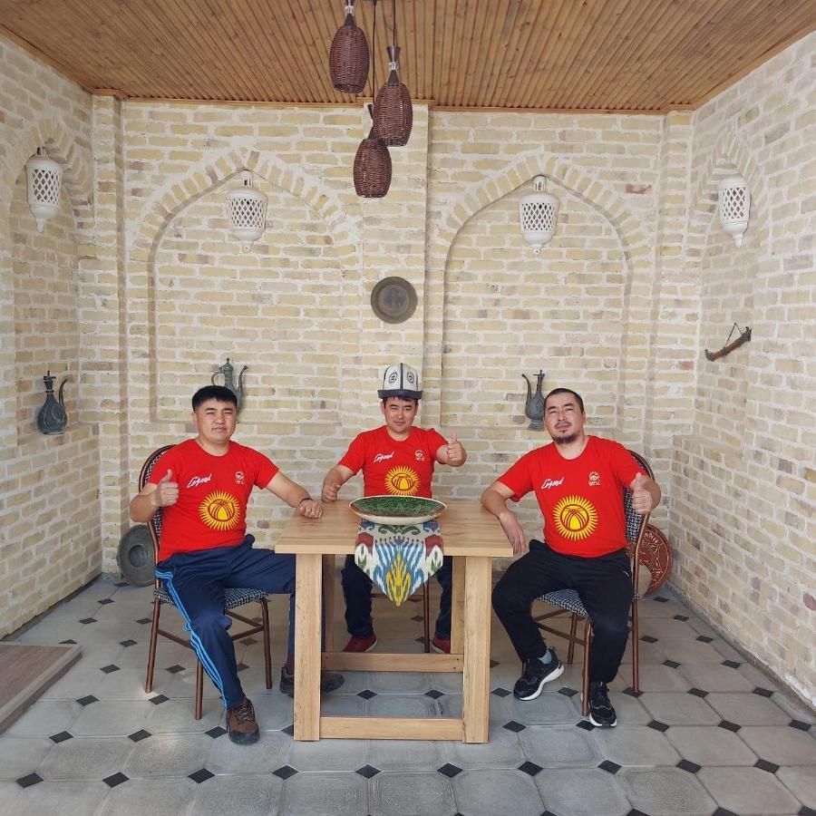 Old Safari Golden Location Guest House Bukhara Eksteriør billede